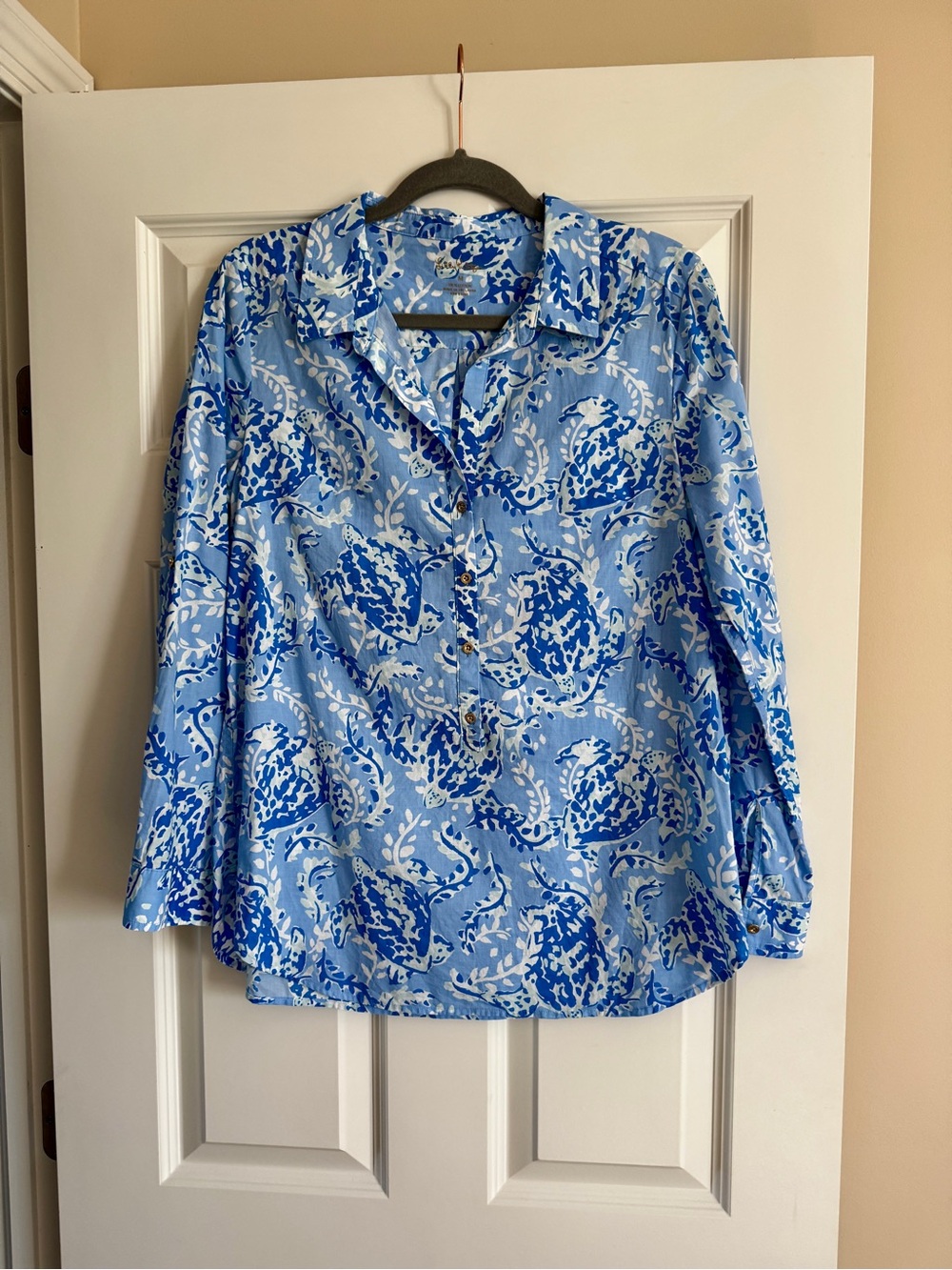 Lilly Pulitzer Blue White Turtles Blouse M